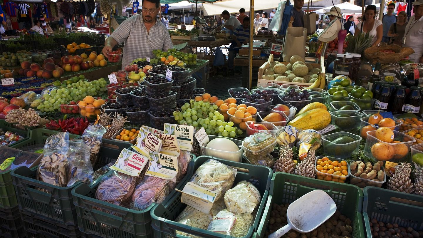 Fruit and vegetables at Rome's Campo de' Fiori market; context photograph, not Katie Parla or one of her tours