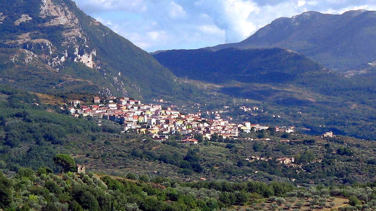 Roscigno Vecchia, the old town left after repeated landslides